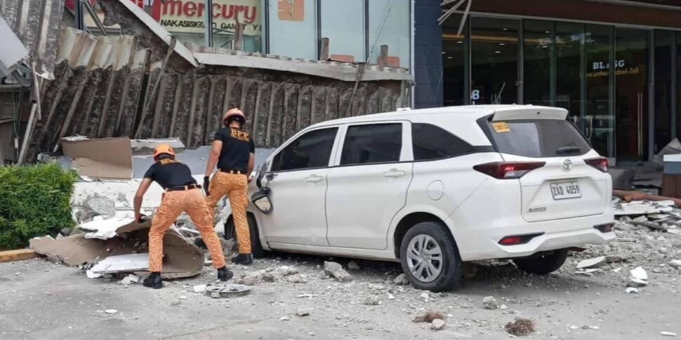 https://assets.gds.it/2025/10/A-7.6-magnitude-earthquake-strikes-Southern-Philippines_88046628-970x485.jpg