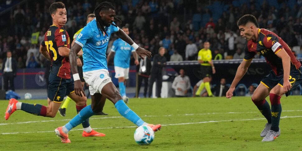 https://assets.gds.it/2025/10/Anguissa-del-Napoli-970x485.jpeg