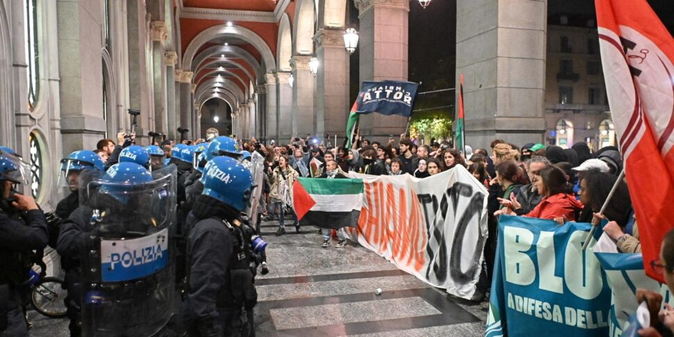 https://assets.gds.it/2025/10/Cortei-pro-Palestina-970x485.jpeg