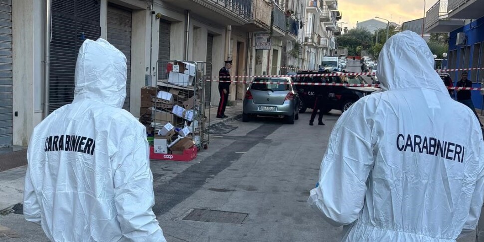 Tentato femminicidio a Canicattini Bagni: accoltellata dall’ex compagno all’uscita dal lavoro