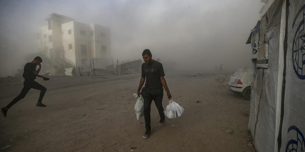 https://assets.gds.it/2025/10/Gaza-970x485.jpg