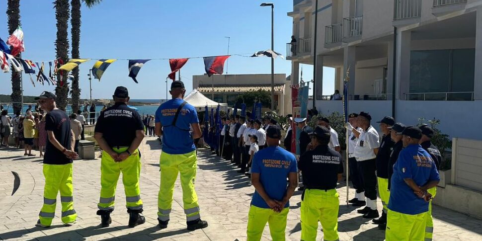 Protezione civile, tre volontari assaliti a Portopalo mentre spegnevano un incendio