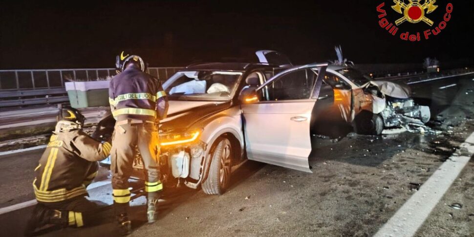 Incidente nella notte tra Termini Imerese e Trabia: cinque persone sono ...
