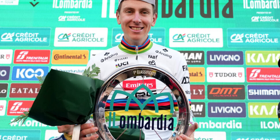 https://assets.gds.it/2025/10/tadej-pogacar-giro-di-lombardia-970x485.jpg