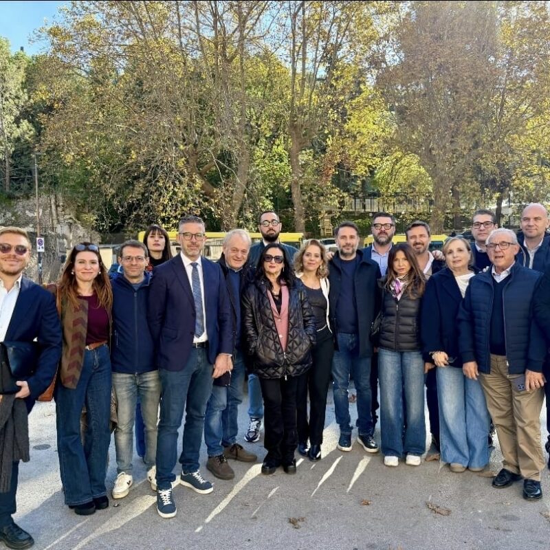 I deputati dell'opposizione a San Martino delle Scale