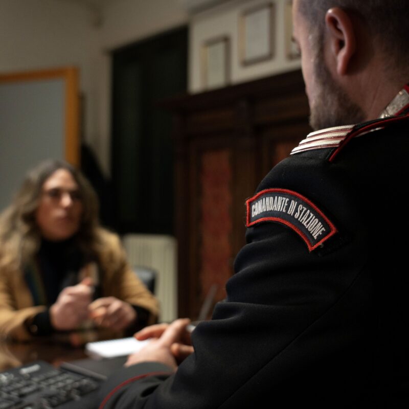 Aidone, donna perseguitata e molestata: arrestato un extracomunitario per violenza sessuale