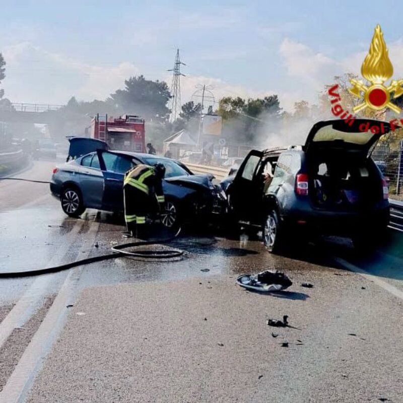 Incidente sulla Palermo–Sciacca, scontro tra due auto: traffico in tilt ...
