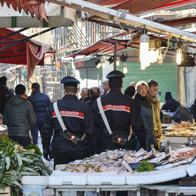 Alimenti non tracciati, multe per 80 mila euro a 20 ambulanti di Licata