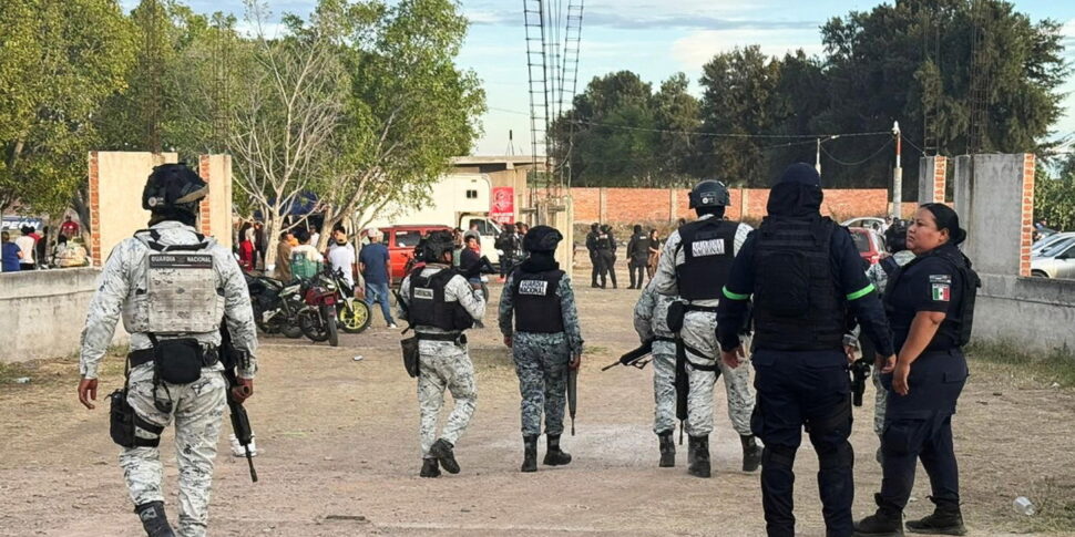 https://assets.gds.it/2026/01/At-least-11-dead-and-12-injured-after-shooting-at-soccer-field-in-western-Mexico_90156710-970x485.jpg