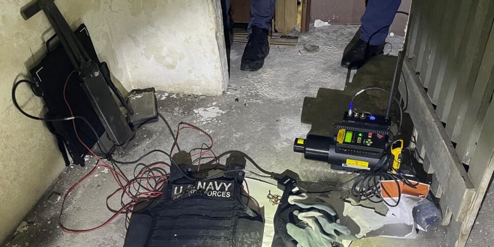 Catania, trovato un ordigno pronto a esplodere: in azione la polizia. Il video