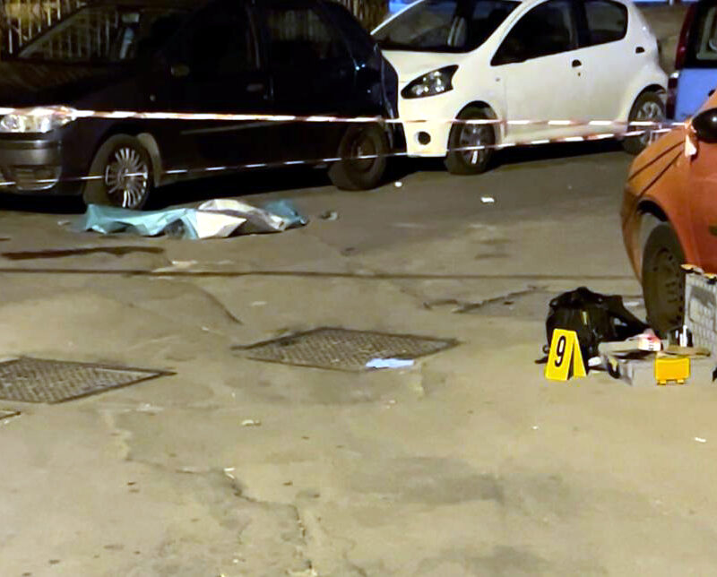 Palermo. Omicidio allo Sperone,vittima Giancarlo Romano,le indagini della Polizia e i rilievi della Scientifica...Ph.Alessandro Fucarini.