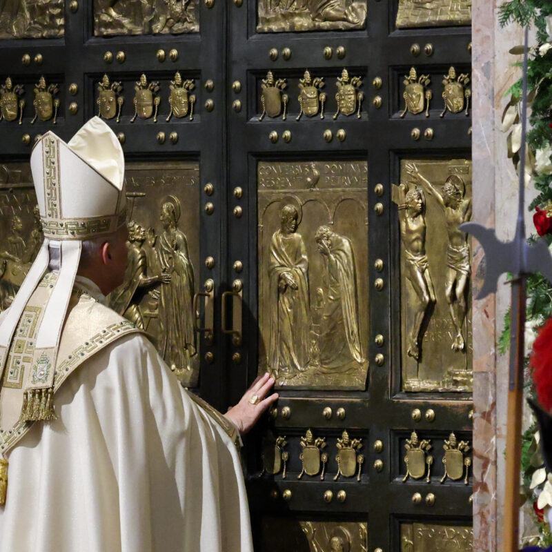 Pope Leo XIV closes the Holy Door of St. Peters Basilica on the Feast of the Epiphany, marking the official end of the Jubilee Year 2025, at the Vatican, January 6, 2026. REUTERS/Yara Nardi/Pool