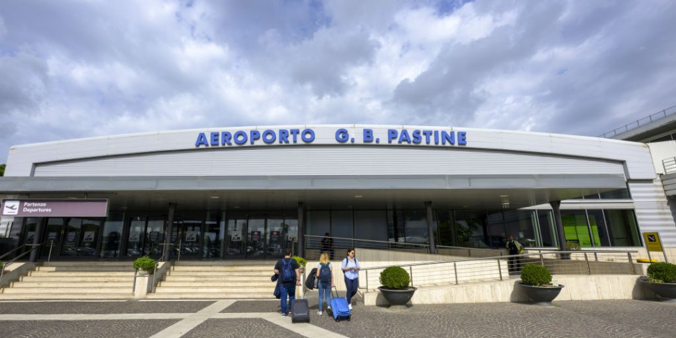https://assets.gds.it/2026/01/l8217aeroporto-di-ciampino-ottiene-le-4-stelle-skytrax-2106628-970x485.jpg