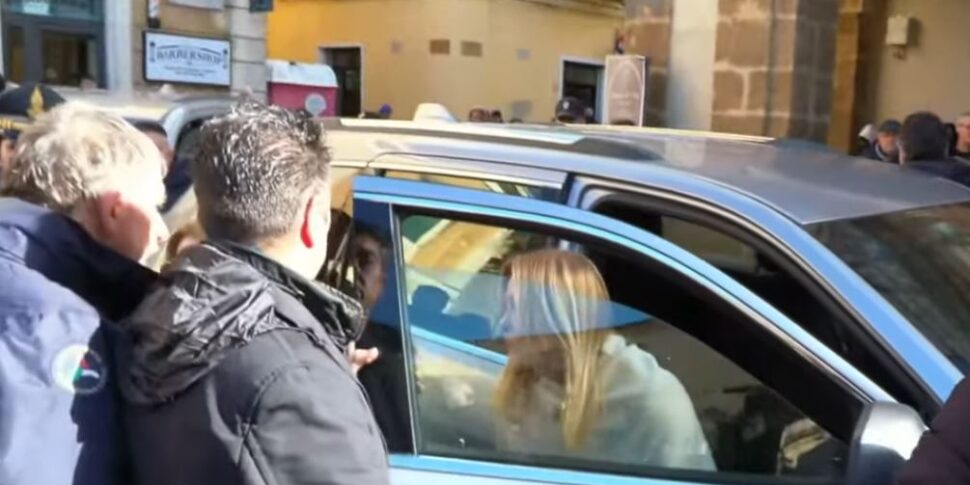 La premier Meloni a Niscemi: non si ripeter&agrave; quanto accaduto nel 1997. Il video