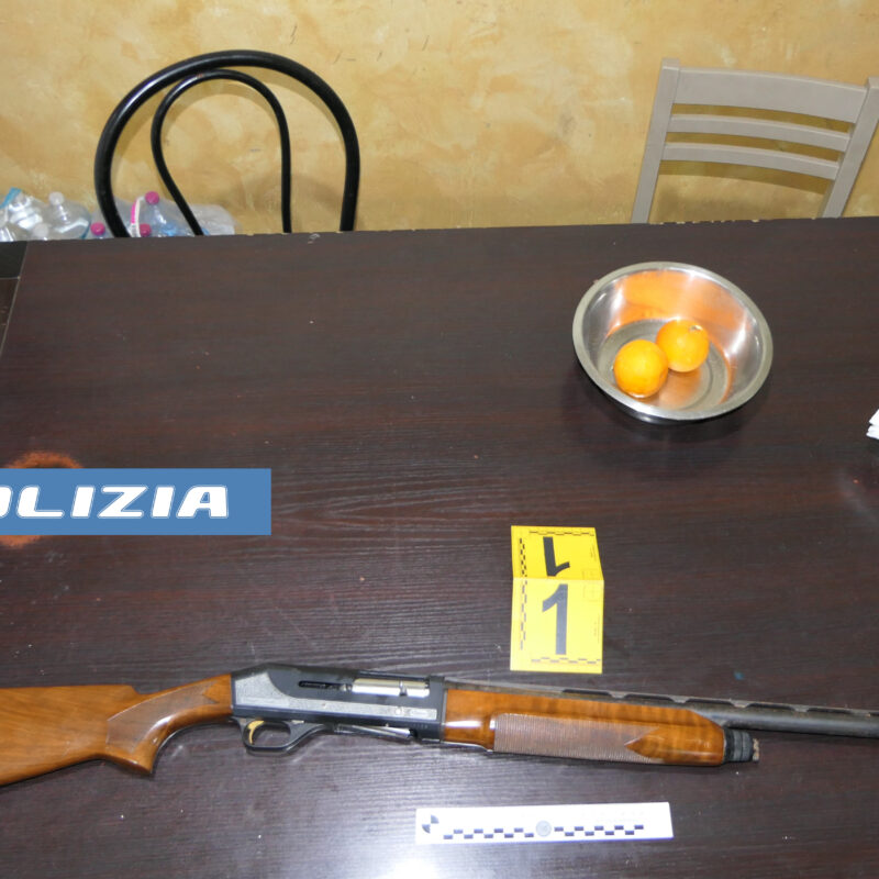 Catania, dai domiciliari spara a un vicino di casa e lo ferisce a una gamba: arrestato