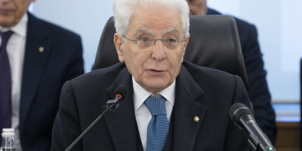 https://assets.gds.it/2026/02/Mattarella-altre-istituzioni-rispettino-il-Csm_90733047-970x485.jpg