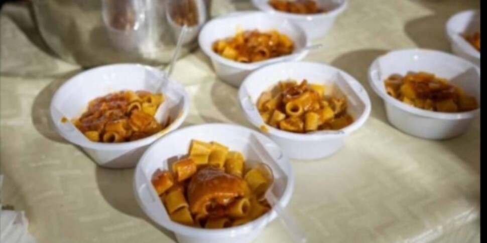 Chiacchiere e sugo di maiale, un trionfo pure per il palato