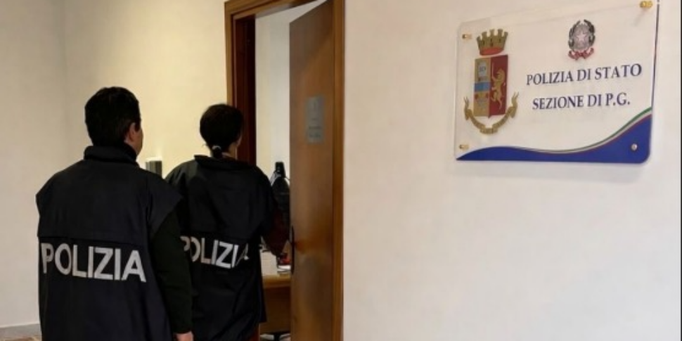 Abusa per tre anni della figliastra undicenne e minaccia la famiglia, scatta un arresto a Enna