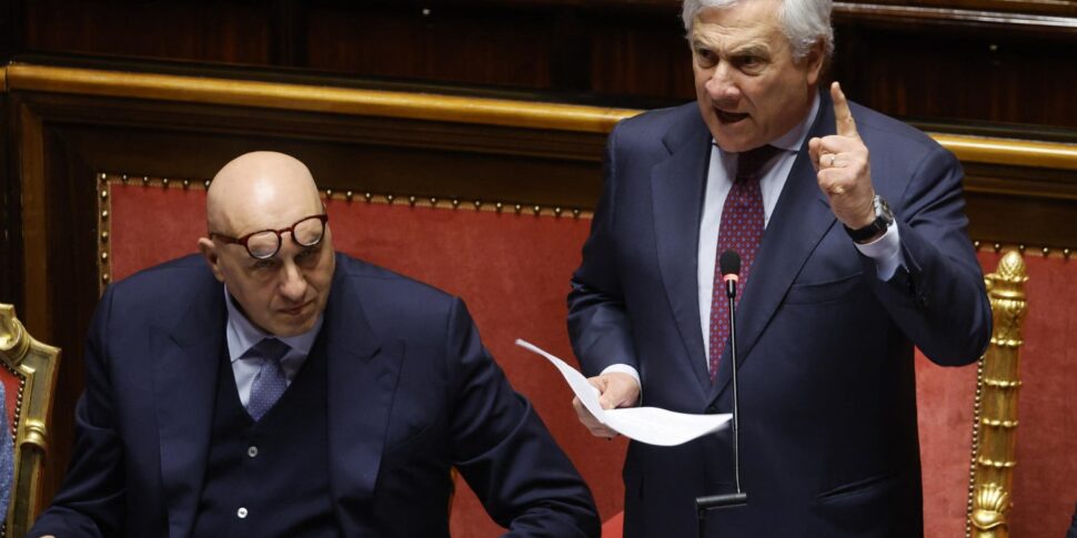 https://assets.gds.it/2026/03/Crosetto-e-Tajani-in-Senato-970x485.jpeg