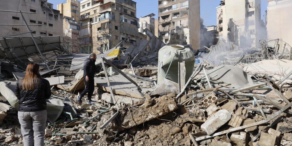 https://assets.gds.it/2026/03/Israeli-strike-hits-Bashura-neighborhood-in-central-Beirut_91385540-970x485.jpg