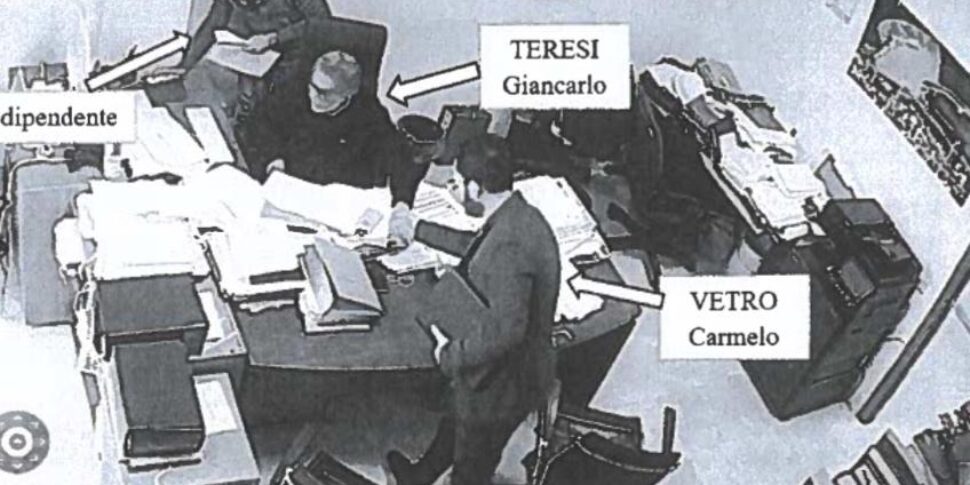 https://assets.gds.it/2026/03/Teresi-e-Vetro-970x485.jpg