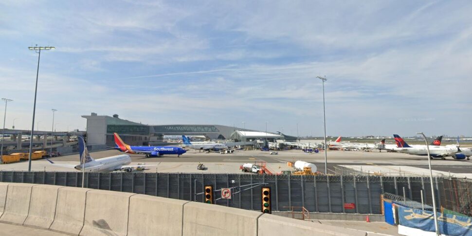 https://assets.gds.it/2026/03/aeroporto-Fiorello-LaGuardia-a-New-York-970x485.jpg
