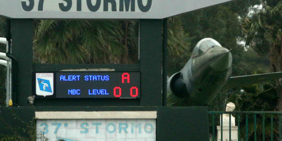 «Aerei in volo da Sigonella e Muos in azione», il M5S chiede chiarimenti al ministro Crosetto