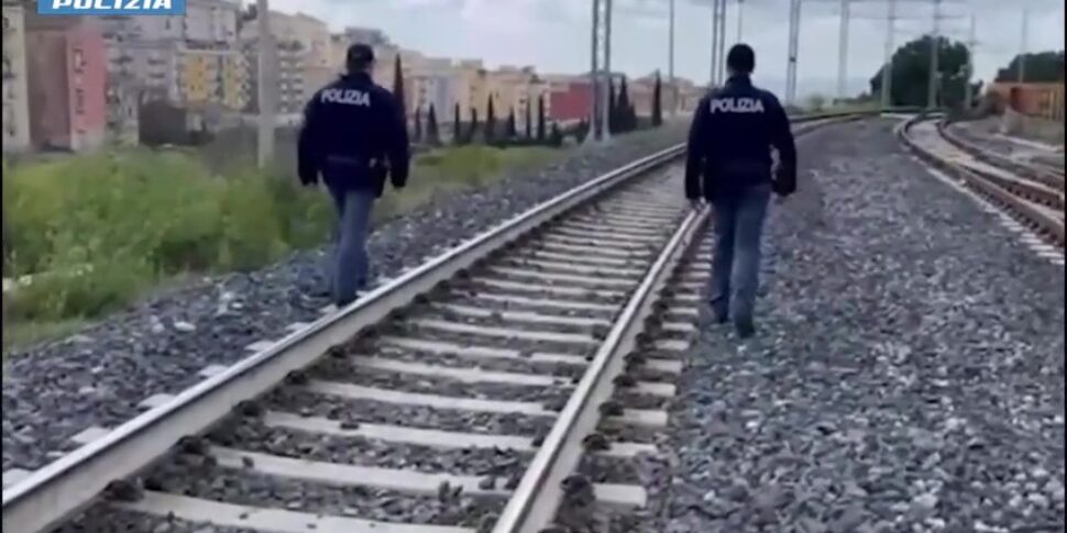 https://assets.gds.it/2026/04/Foto-treno-Agrigento-Caltanissetta_treno1_91691492-970x485.jpg