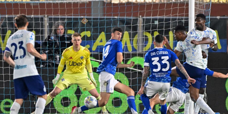 https://assets.gds.it/2026/04/Il-gol-di-Dumfries-dellInter-contro-il-Como-970x485.jpeg