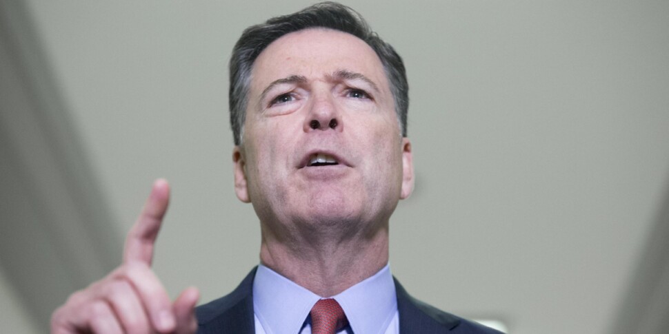https://assets.gds.it/2026/04/Lex-capo-dellFbi-Comey-scaled-970x485-1777444945.jpg