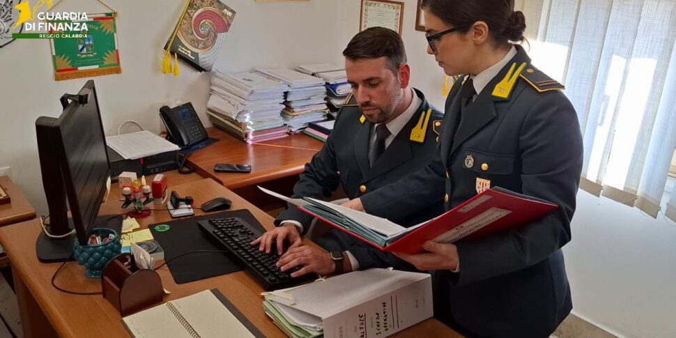 https://assets.gds.it/2026/04/guardia-di-finanza-970x485.jpeg
