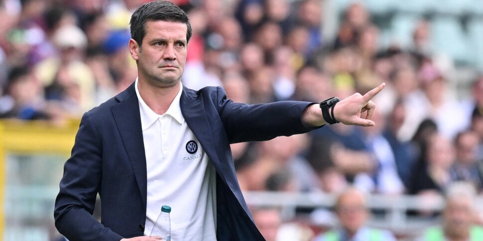 https://assets.gds.it/2026/05/Chivu-970x485-1777845668.jpeg