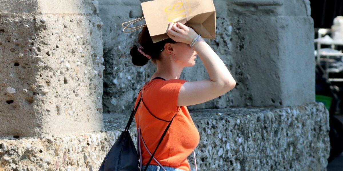 https://assets.gds.it/2026/06/Caldo-a-Milano_93403958-1200x600.jpg