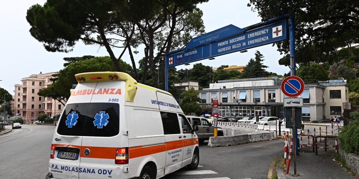 https://assets.gds.it/2026/06/Morti-due-anziani-per-il-caldo-a-Genova_93442105-1200x600.jpg