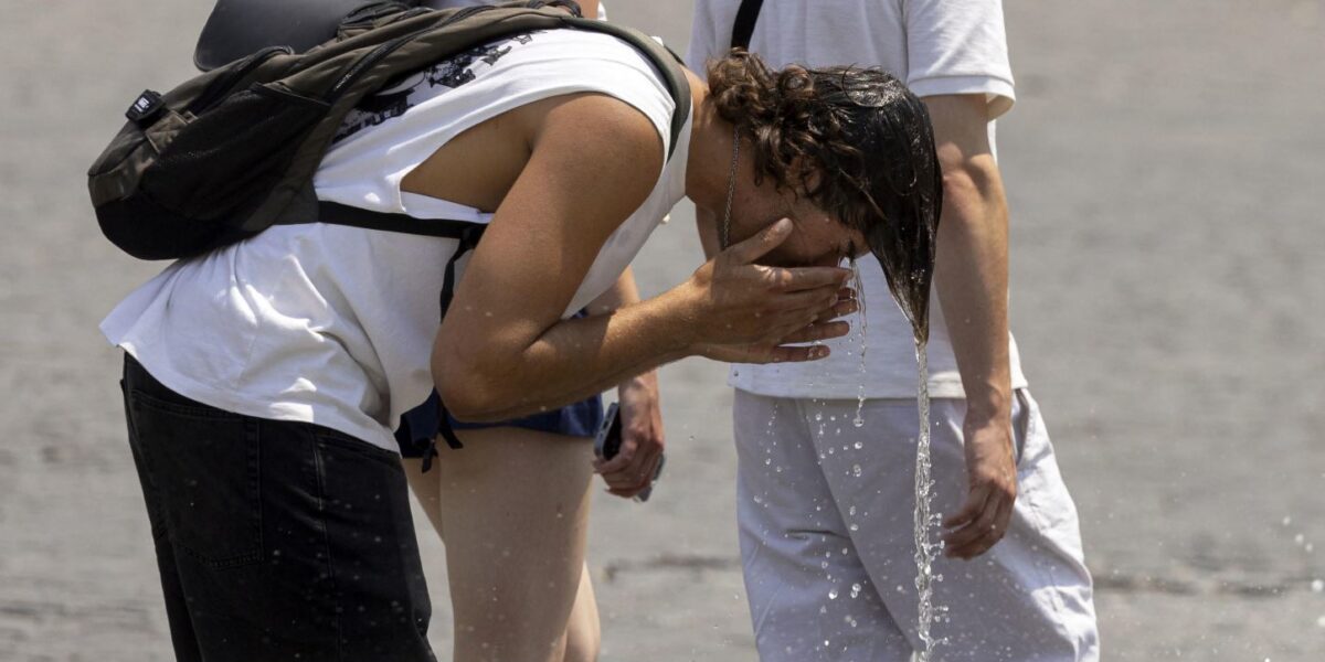 https://assets.gds.it/2026/06/caldo-a-palermo-e-in-sicilia-1200x600.jpg