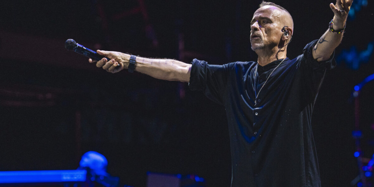 https://assets.gds.it/2026/06/foto-eros-ramazzotti-stadio-olimpico-roma-16-giugno-2026-prandoni-02487-1200x600-1-1200x600-1782055525.jpg