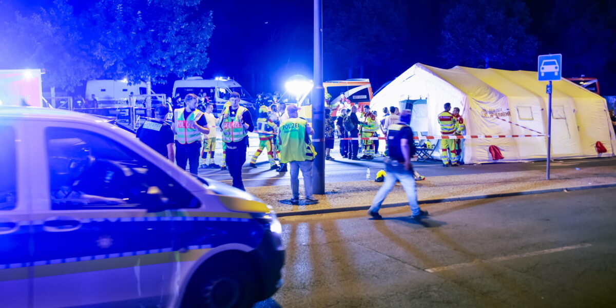 https://assets.gds.it/2026/07/Berlin-Canceled-Christopher-Street-Day-Parade-After-Vehicle-Incident_93948675-1200x600.jpg