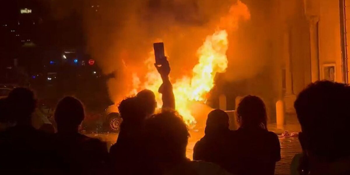 https://assets.gds.it/2026/07/Bologna-auto-del-Comune-data-alle-fiamme-1200x600.jpg