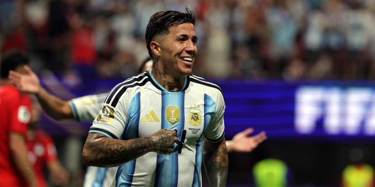 https://assets.gds.it/2026/07/Enzo-Fernandez-ha-siglato-il-goal-della-vittoria-dellArgentina-contro-lEgitto-ai-Mondiali-di-calcio-1200x600.jpg