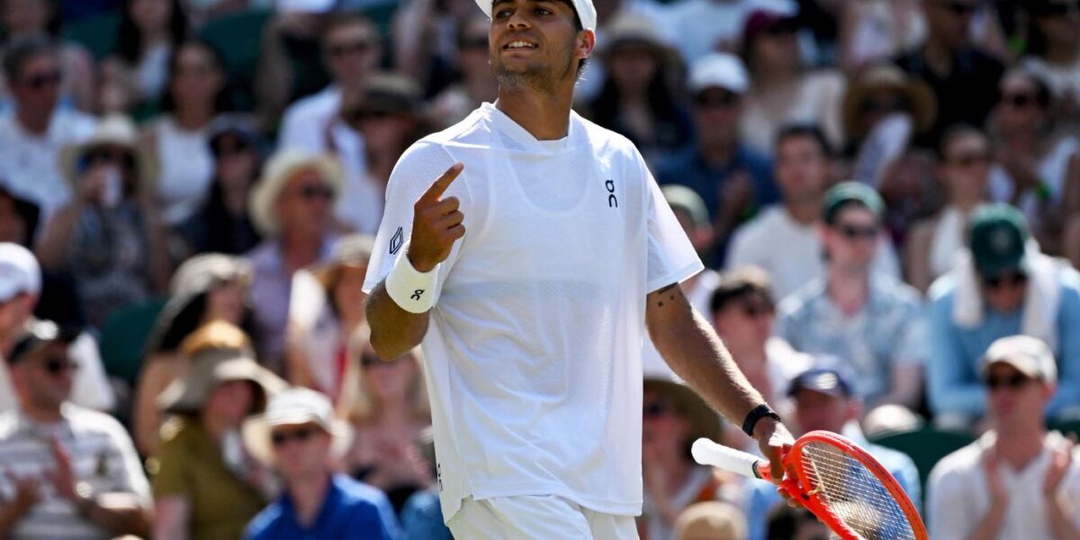 https://assets.gds.it/2026/07/Flavio-Cobolli-eliminato-a-Wimbledon-1200x600.jpg
