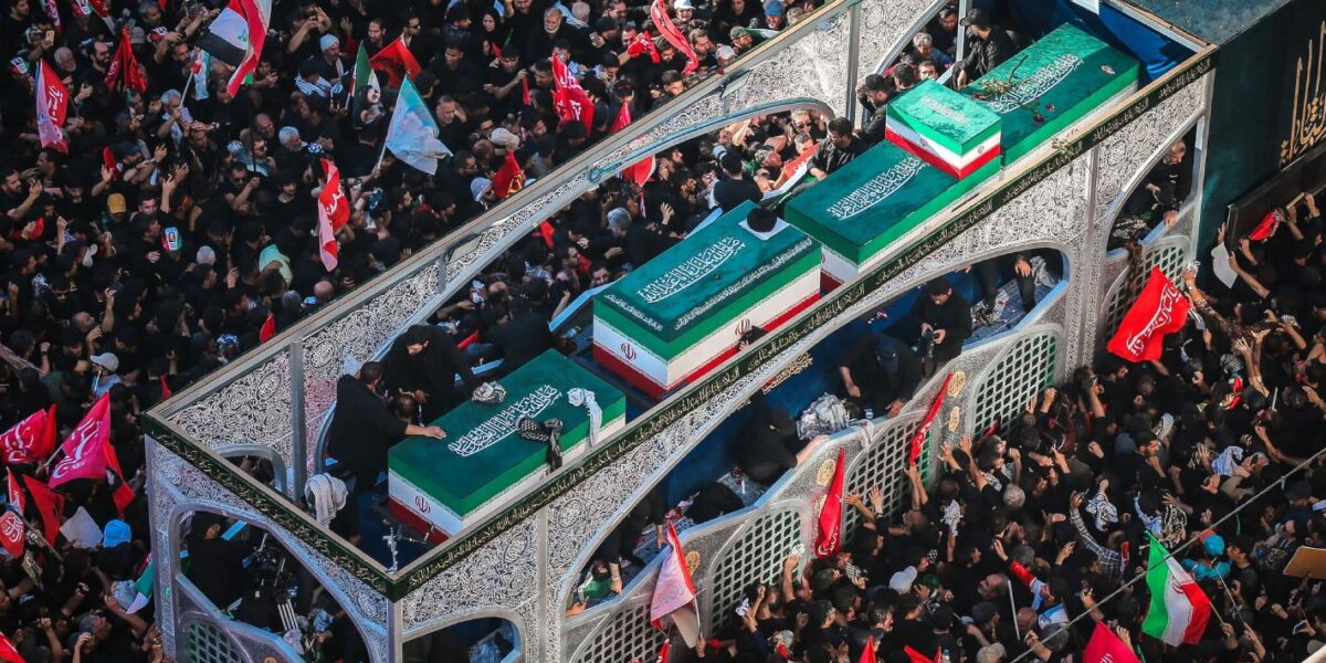 https://assets.gds.it/2026/07/I-funerali-di-Khamenei-a-Mashad-1200x600.jpg