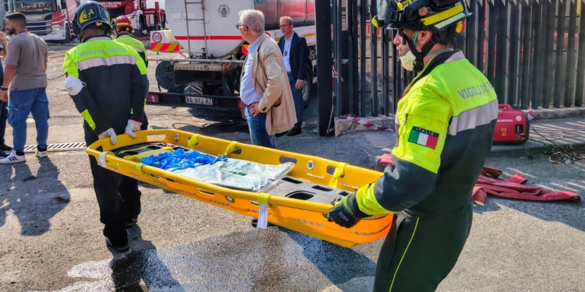 https://assets.gds.it/2026/07/I-vigili-del-fuoco-recuperano-la-salma-di-Carmelo-Leone-crollo-di-Pistunina-1200x600.jpg