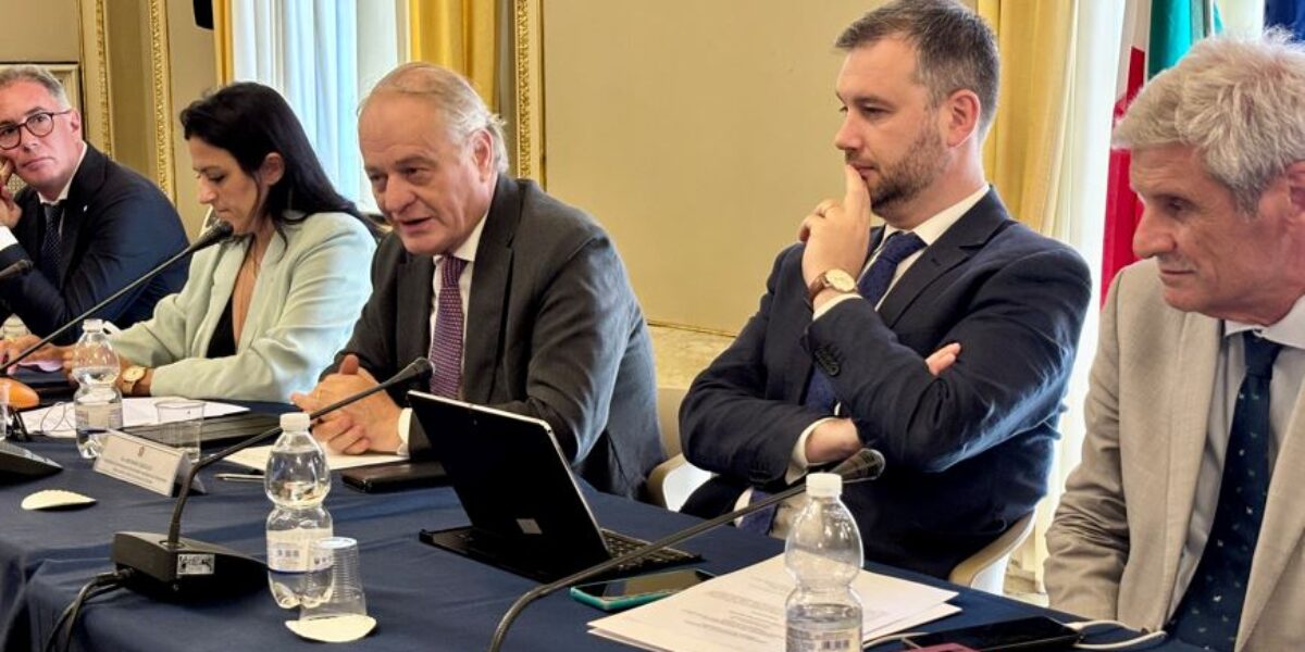 https://assets.gds.it/2026/07/La-commissione-regionale-antimafia-a-Catania-1200x600.jpg
