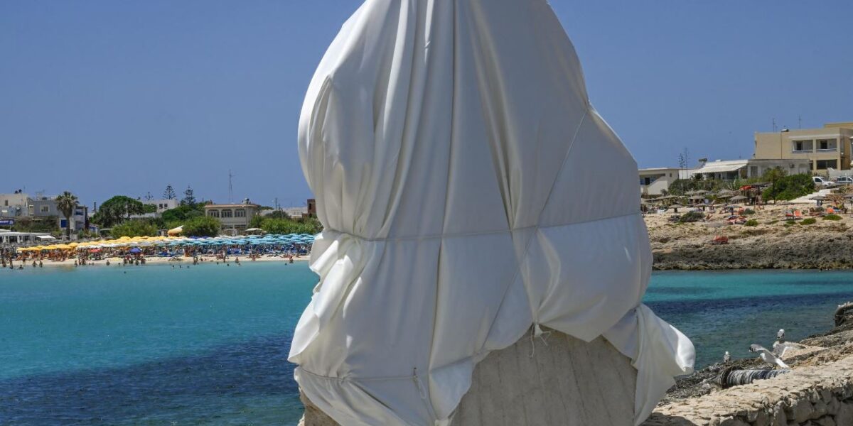 https://assets.gds.it/2026/07/La-stele-dedicata-a-Papa-Bergoglio-che-verra-svelata-domani-1200x600.jpg