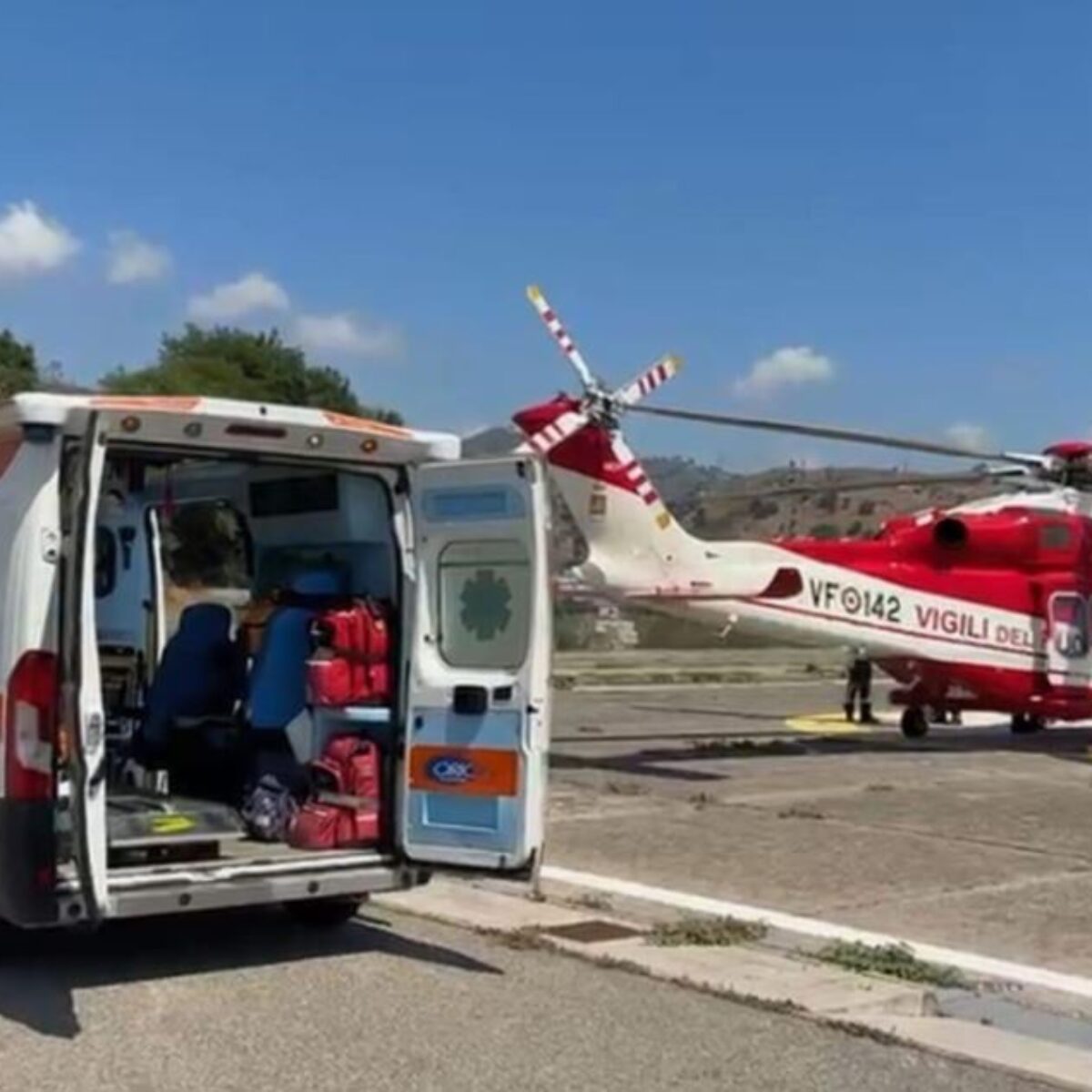 Vigili del fuoco recuperano escurionista a Filicudi