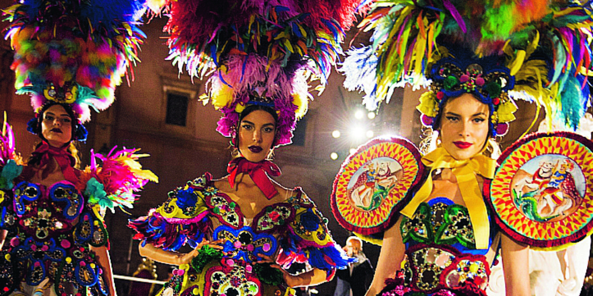 https://assets.gds.it/2026/07/dolce-e-gabbana-sfilata-1200x600-1783862174.jpg