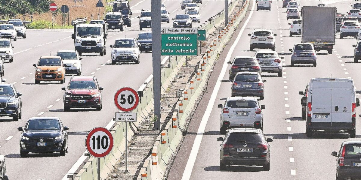 https://assets.gds.it/2026/08/Week-end-da-bollino-nero-sulle-autostrade-1200x600.jpg
