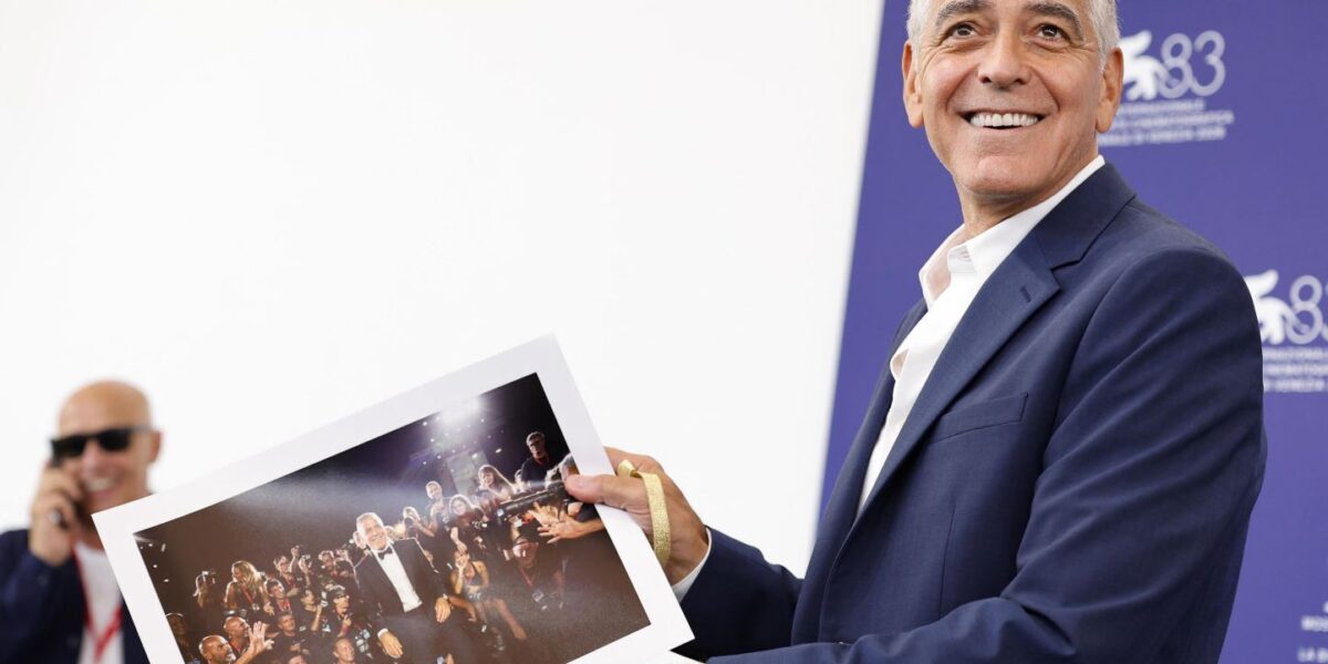 https://assets.gds.it/2026/09/George-Clooney-al-Lido-di-Venezia-2026-1200x600.jpg