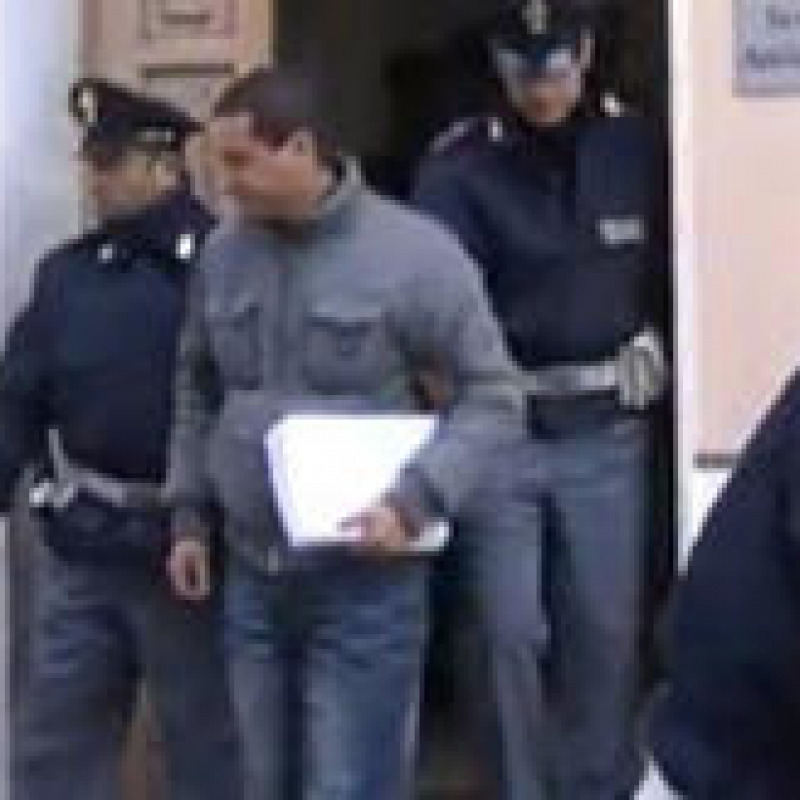 Sei arresti per estorsioni, le immagini da Licata