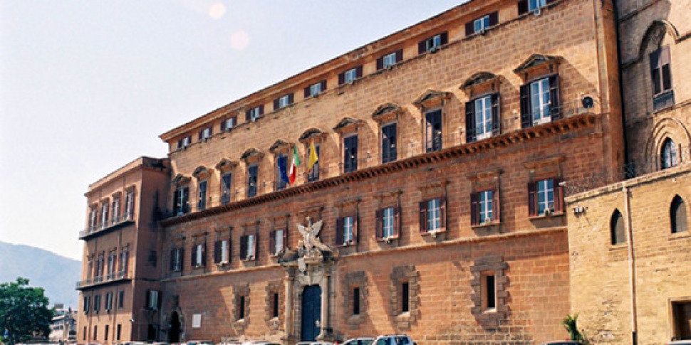 https://assets.gds.it/fileadmin/MULTIMEDIA/PALERMO/369378_album/palazzo_normanni-970x485.jpg